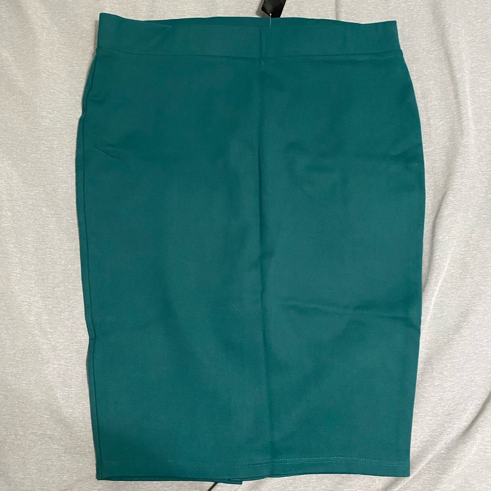 TORRIS NWT pencil skirt